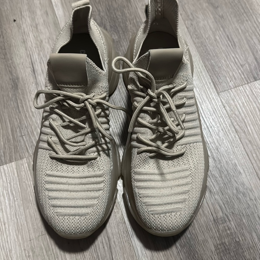 Memory foam sneakers